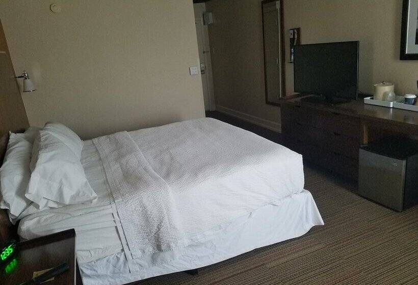 فندق Four Points By Sheraton Kansas City Airport