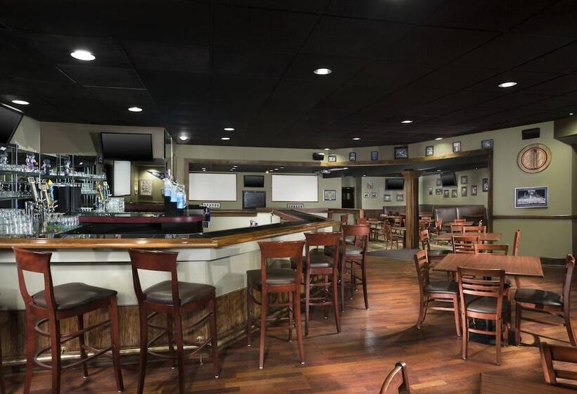 ホテル Doubletree By Hilton Manhattan, Ks