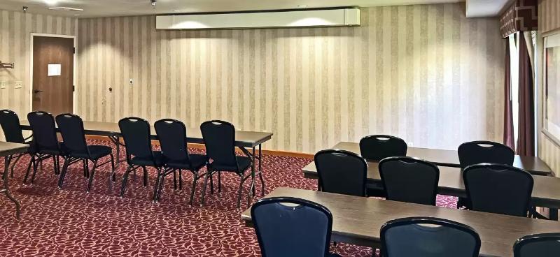 فندق Comfort Inn & Suites Nw Milwaukee