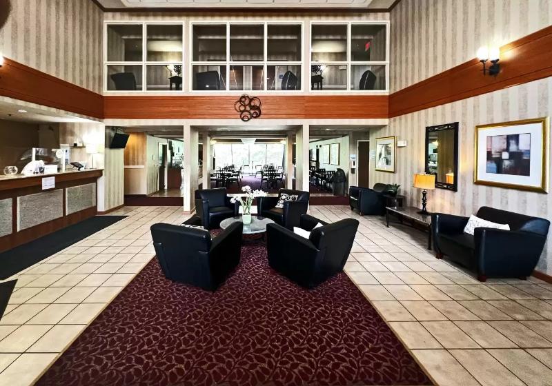 فندق Comfort Inn & Suites Nw Milwaukee