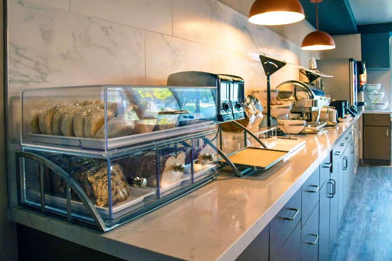 فندق Comfort Inn & Suites Nw Milwaukee