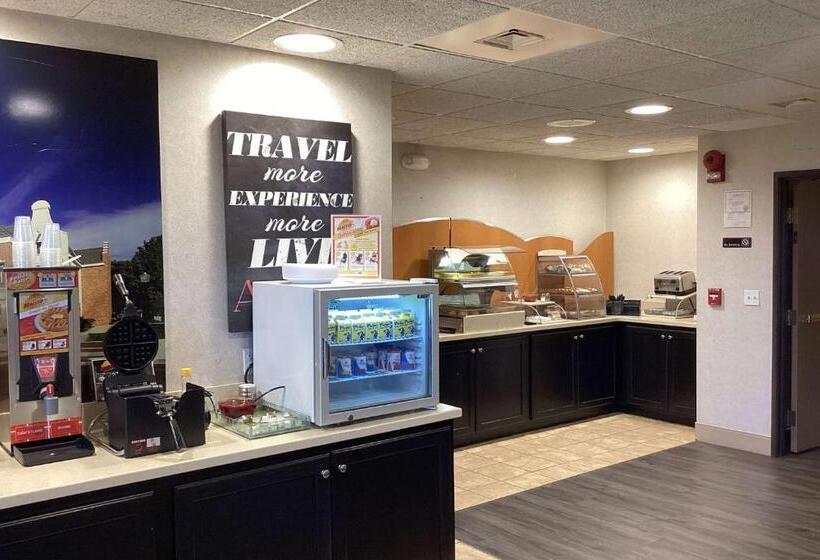 Links Bos Landen Hotel & Spa Of Pella, Trademark By Wyndham