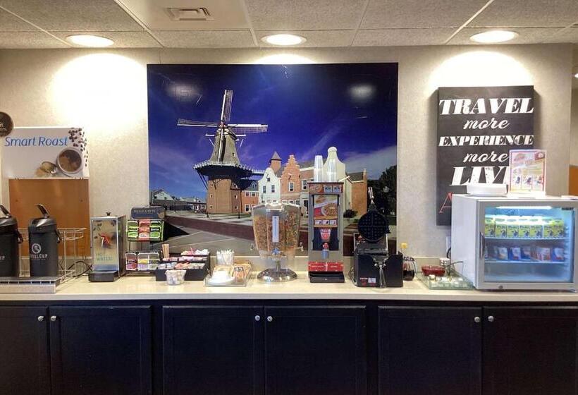 Links Bos Landen Hotel & Spa Of Pella, Trademark By Wyndham