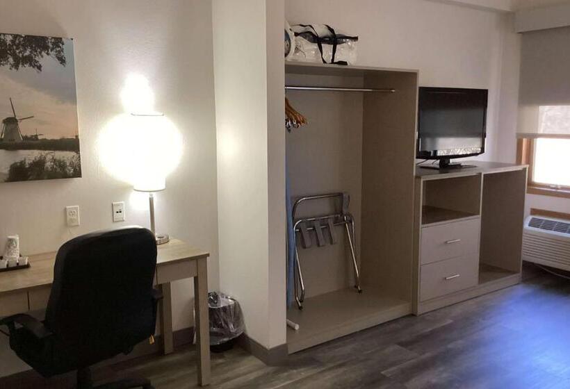 Links Bos Landen Hotel & Spa Of Pella, Trademark By Wyndham