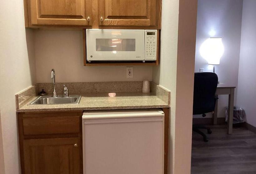 Links Bos Landen Hotel & Spa Of Pella, Trademark By Wyndham