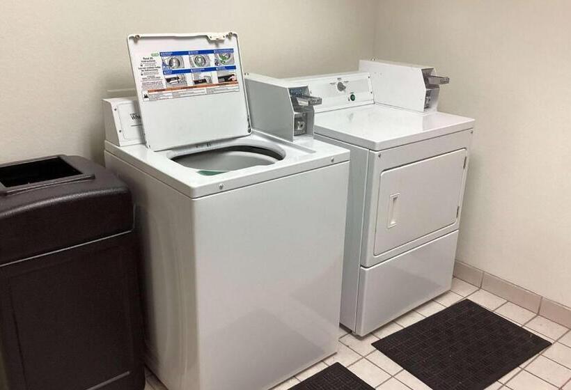 Links Bos Landen Hotel & Spa Of Pella, Trademark By Wyndham