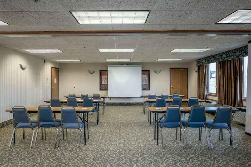 Links Bos Landen Hotel & Spa Of Pella, Trademark By Wyndham