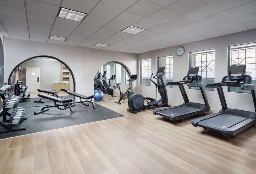 בית מלון כפרי Doubletree By Hilton Charlotte City Center