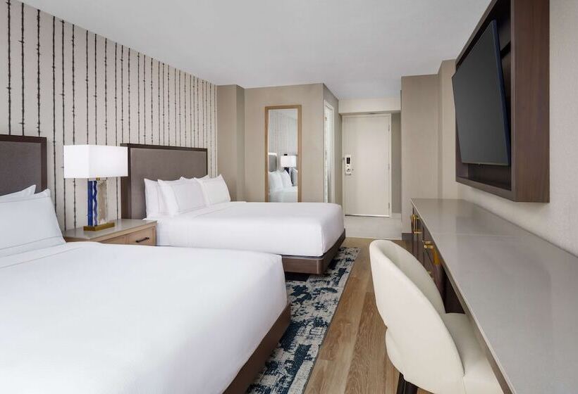 בית מלון כפרי Doubletree By Hilton Charlotte City Center