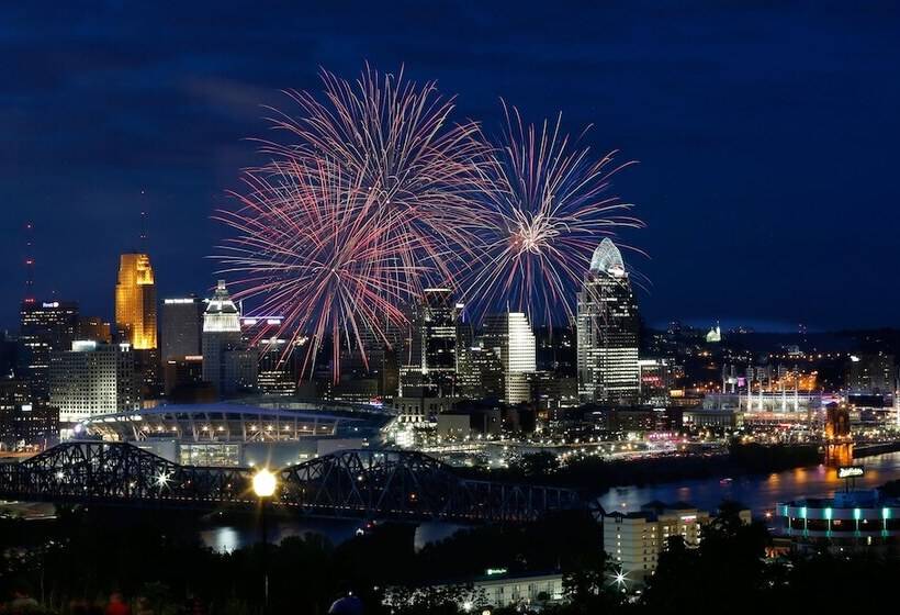 בית מלון כפרי Holiday Inn Cincinnati Airport, An Ihg