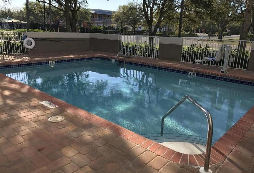 فندق Holiday Inn Express   Naples South   I 75, An Ihg