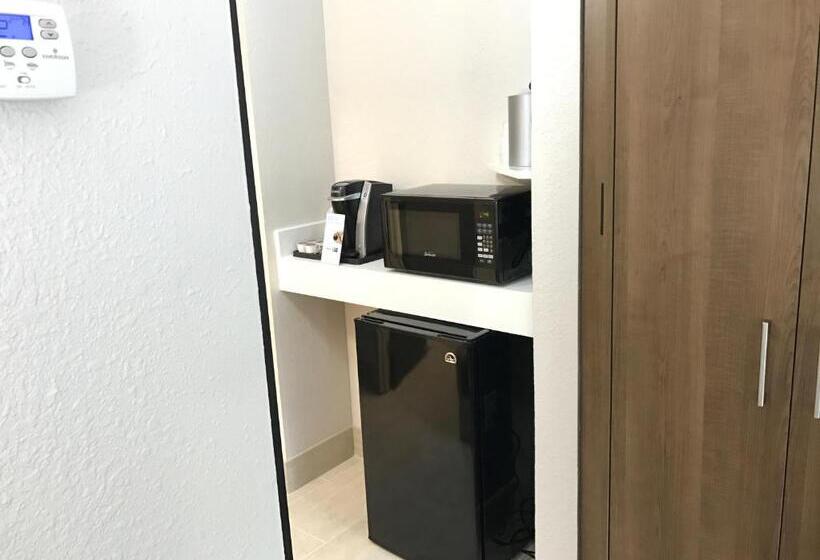 فندق Holiday Inn Express   Naples South   I 75, An Ihg