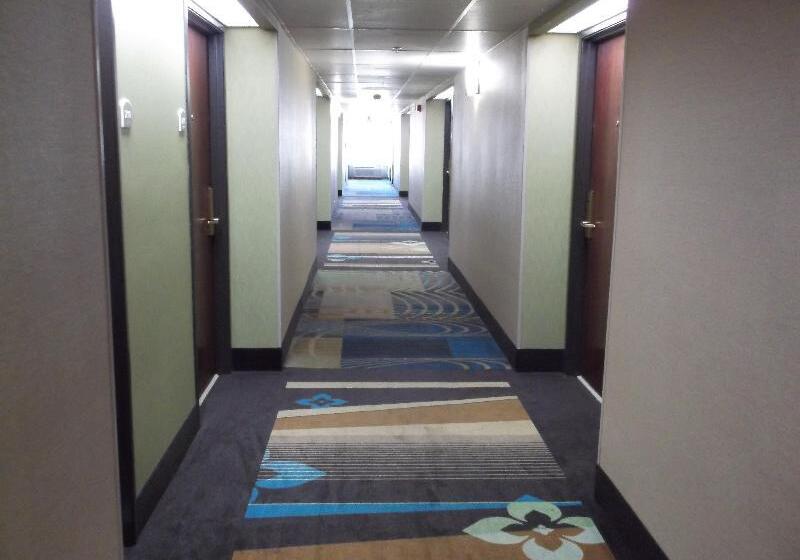 Holiday Inn Express Hotel & Suites Bentonville, An Ihg