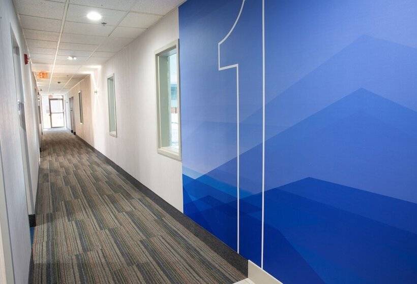 Отель Holiday Inn Express & Suites Dayton Huber Heights By Ihg