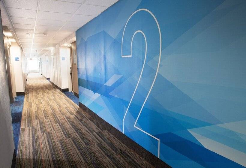 Отель Holiday Inn Express & Suites Dayton Huber Heights By Ihg