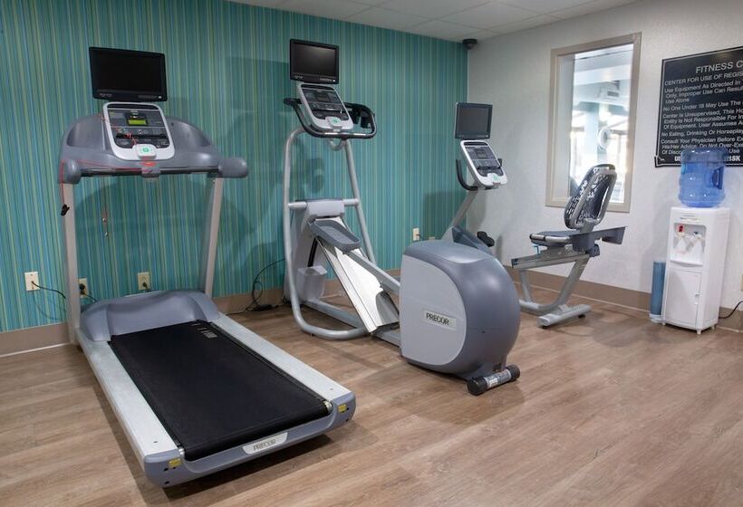 Отель Holiday Inn Express & Suites Dayton Huber Heights By Ihg