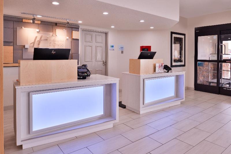 Holiday Inn Express Hotel & Suites Farmington, An Ihg