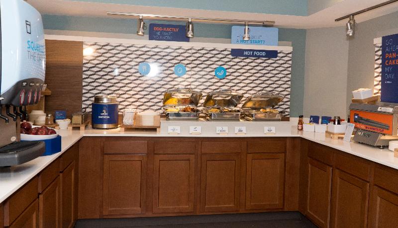 Holiday Inn Express Hotel & Suites Madison, An Ihg