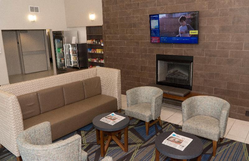 Holiday Inn Express Hotel & Suites Madison, An Ihg