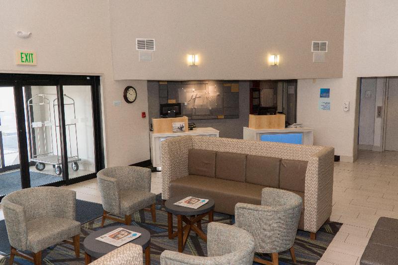 Holiday Inn Express Hotel & Suites Madison, An Ihg