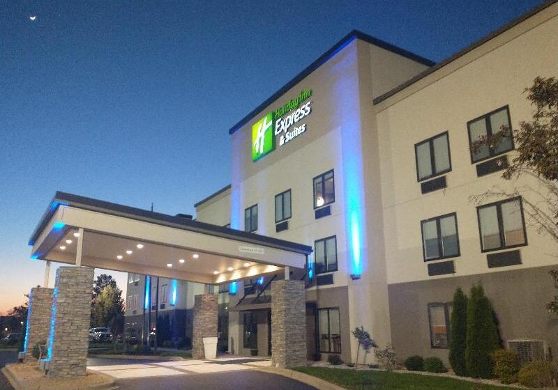 Holiday Inn Express Hotel & Suites Madison, An Ihg
