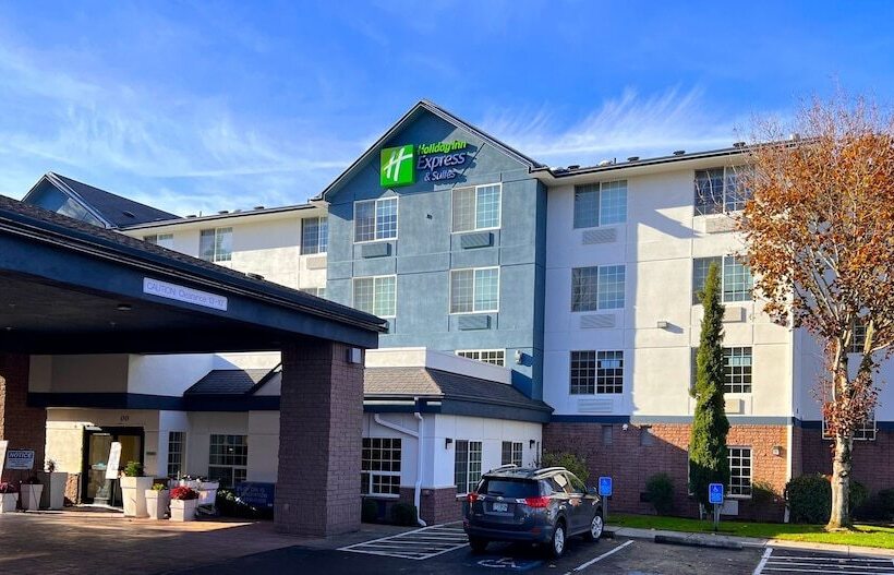 Holiday Inn Express Hotel & Suites Portland   Jantzen Beach, An Ihg