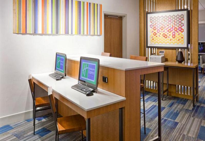 فندق Holiday Inn Express & Suites Quincy I 10, An Ihg