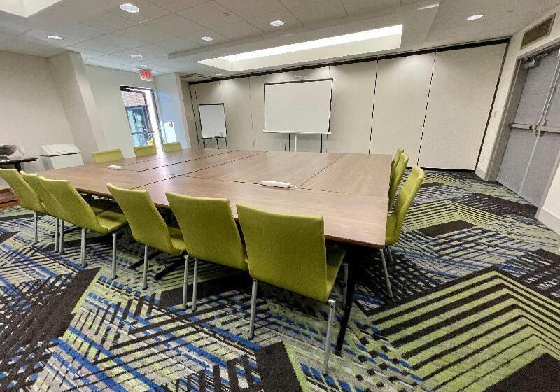 בית מלון כפרי Holiday Inn Express & Suites Sulphur   Lake Charles, An Ihg