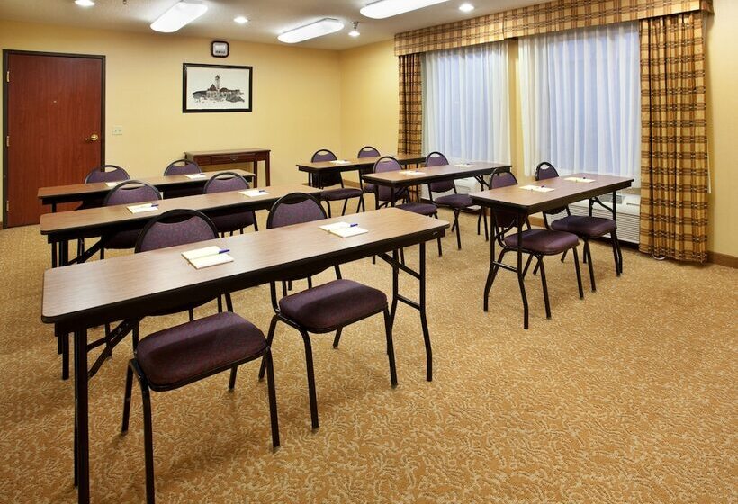 Holiday Inn Express Hotel & Suites Fenton/i 44, An Ihg