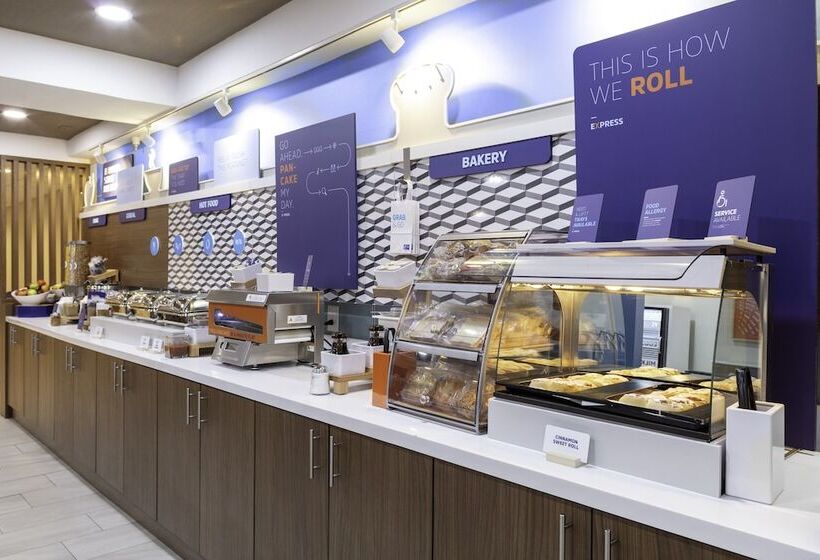 ホテル Holiday Inn Express And Suites Kimball By Ihg