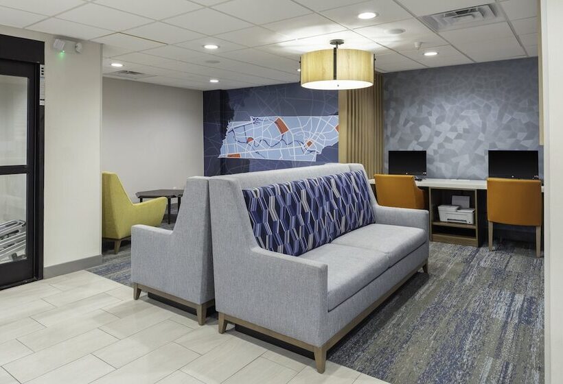 هتل Holiday Inn Express And Suites Kimball By Ihg