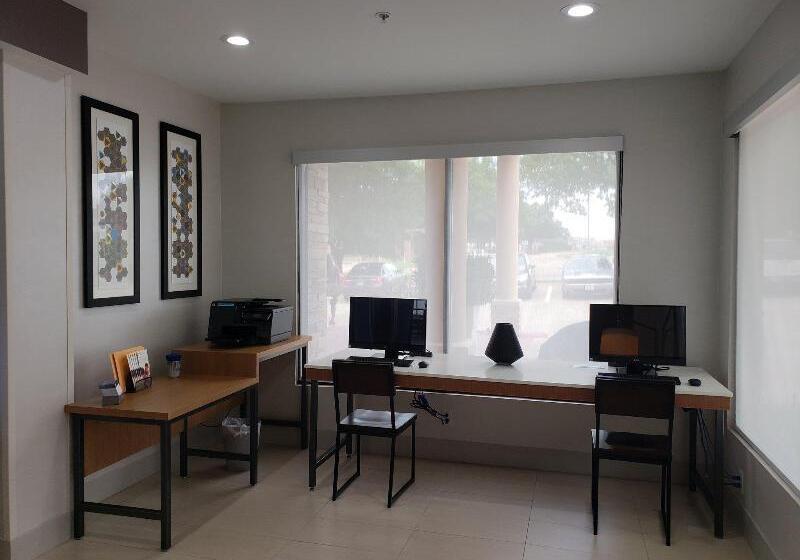 호텔 Holiday Inn Express Arlington Interstate 20 Parks Mall, An Ihg