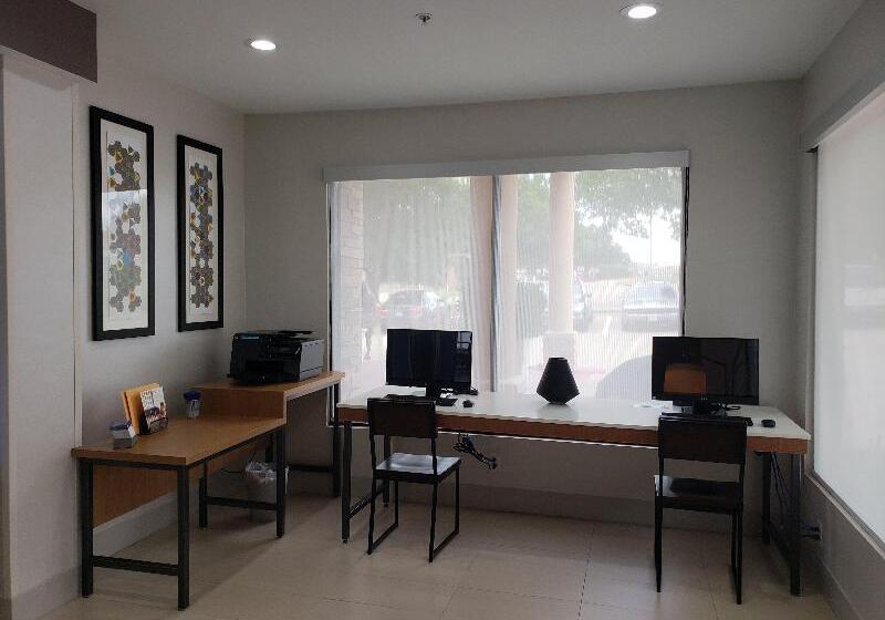 ホテル Holiday Inn Express Arlington Interstate 20 Parks Mall, An Ihg