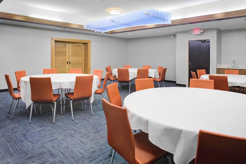 Отель Holiday Inn Express   Chester, An Ihg