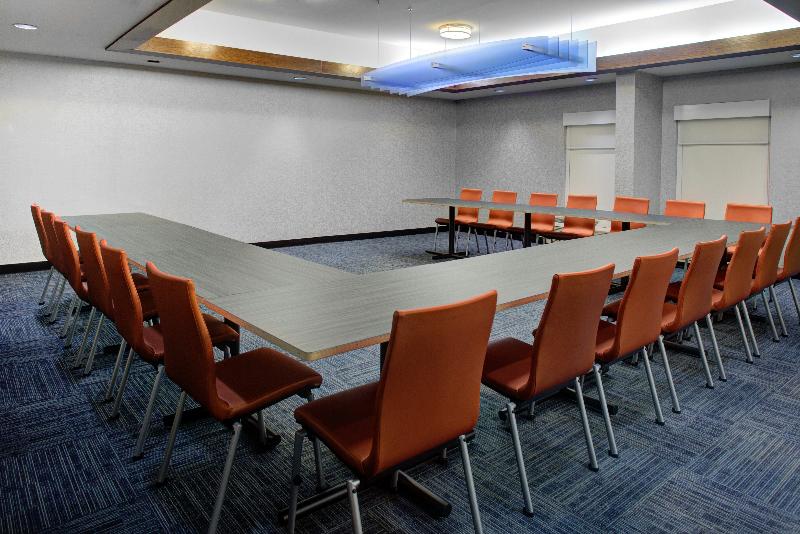 Отель Holiday Inn Express   Chester, An Ihg