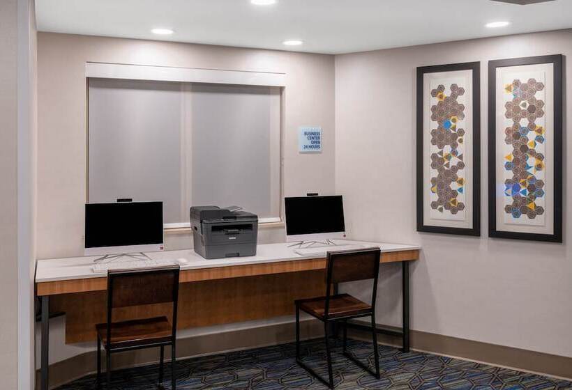 ホテル Holiday Inn Express & Suites Colorado Springs Airport, An Ihg