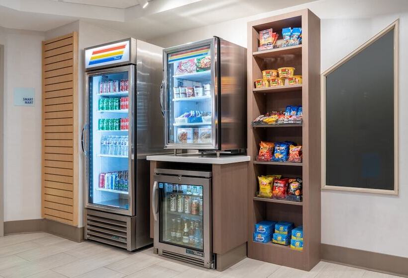 ホテル Holiday Inn Express & Suites Colorado Springs Airport, An Ihg