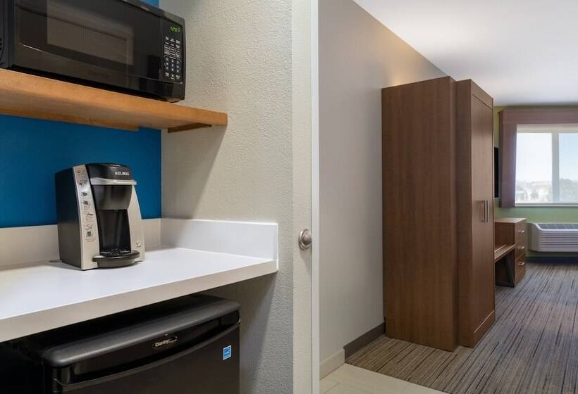 ホテル Holiday Inn Express & Suites Colorado Springs Airport, An Ihg