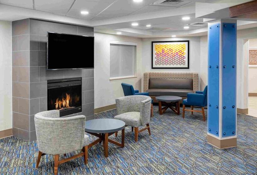 ホテル Holiday Inn Express & Suites Colorado Springs Airport, An Ihg