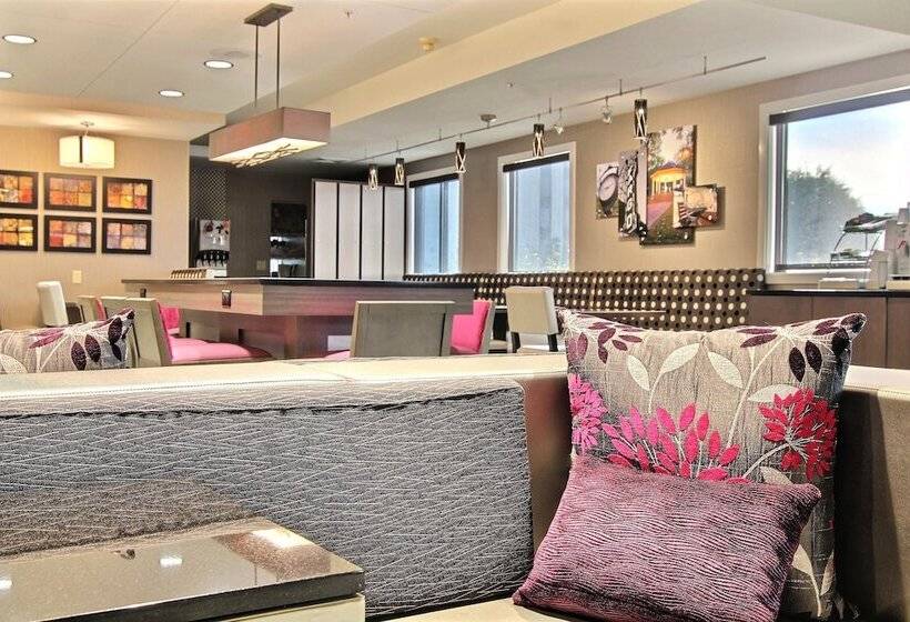 ホテル Holiday Inn Express Fargo   West Acres, An Ihg