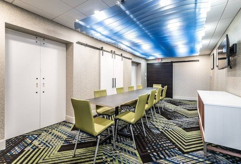 호텔 Holiday Inn Express Flint Campus Area, An Ihg