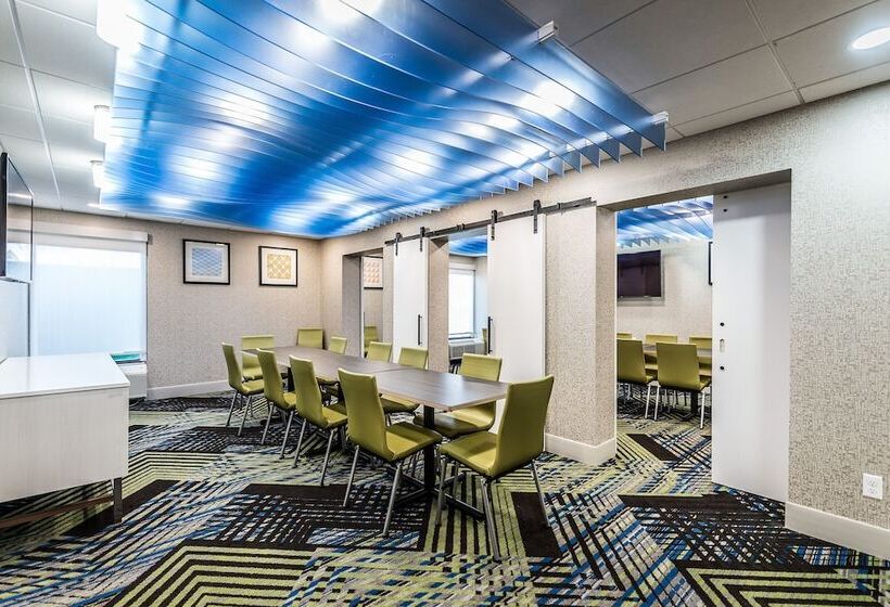 호텔 Holiday Inn Express Flint Campus Area, An Ihg