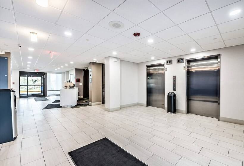 호텔 Holiday Inn Express Flint Campus Area, An Ihg