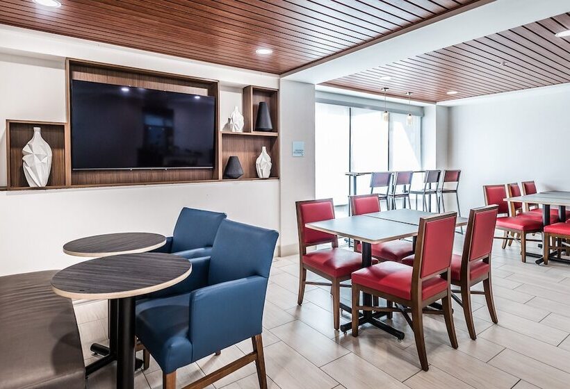 호텔 Holiday Inn Express Flint Campus Area, An Ihg