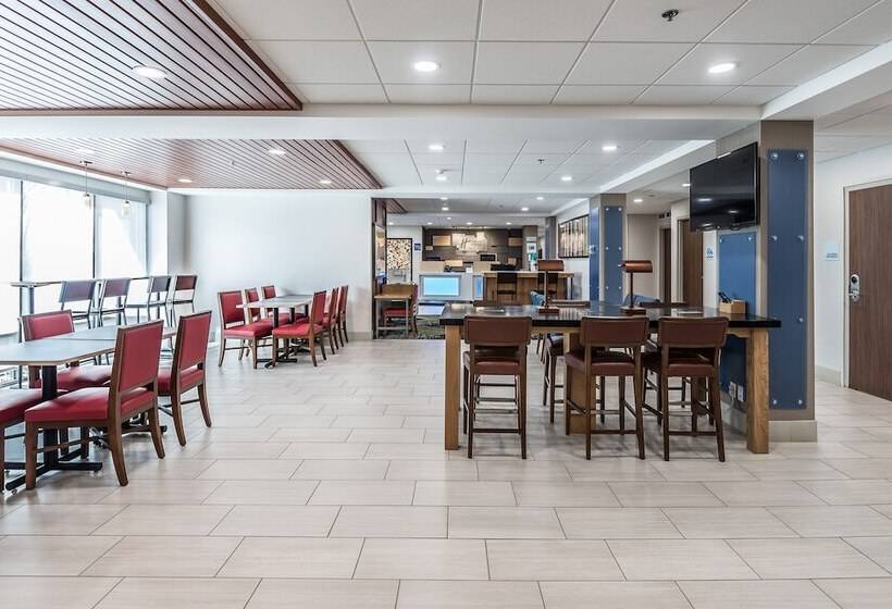 هتل Holiday Inn Express Flint Campus Area, An Ihg