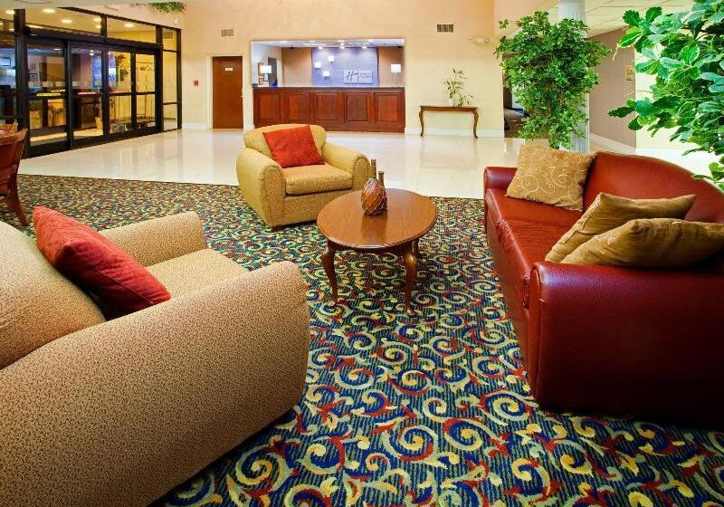 ホテル Holiday Inn Express Hillsborough Durham Area, An Ihg