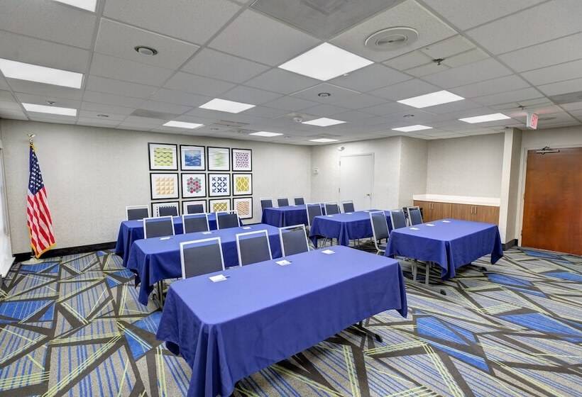 فندق Holiday Inn Express Hillsborough Durham Area, An Ihg