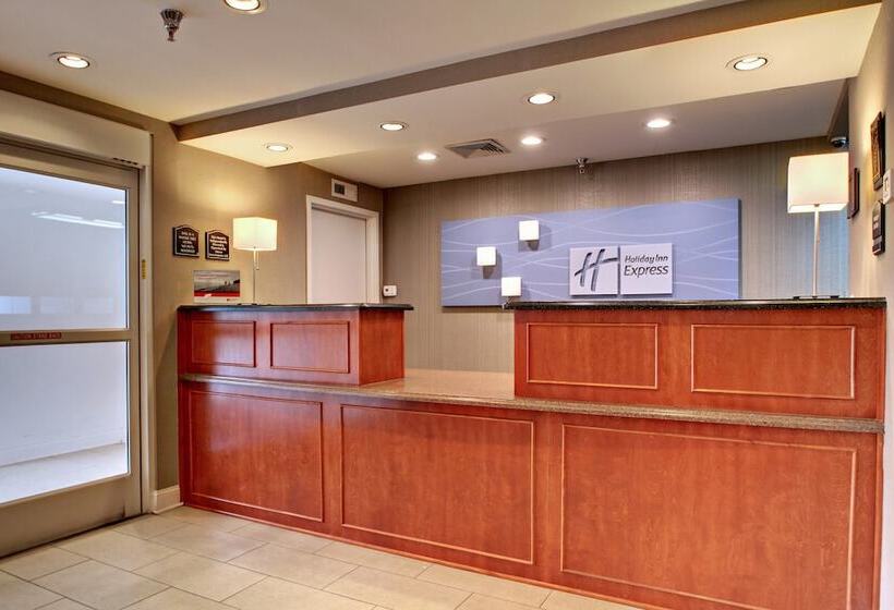 فندق Holiday Inn Express Hurricane Mills Waverly, An Ihg