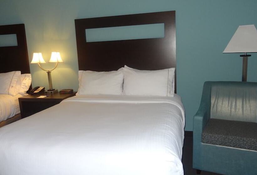 Holiday Inn Express Hotel Kansas City   Bonner Springs, An Ihg