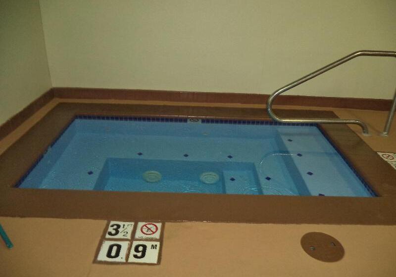 فندق Holiday Inn Express La Junta, An Ihg